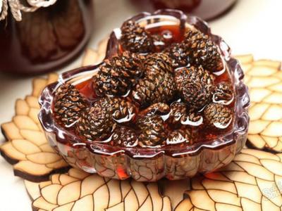 Варенье из еловых шишек - польза и противопоказания